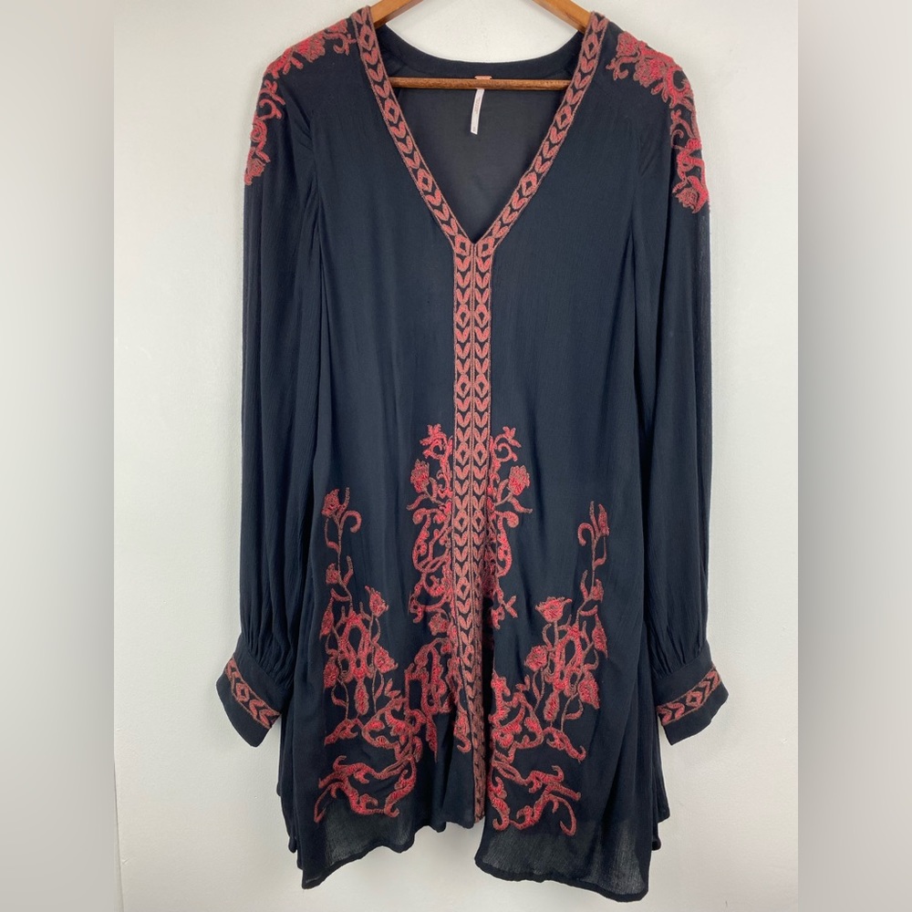Free People size Small Women’s Black Red Floral Embroidered Long Sleeve Dress
